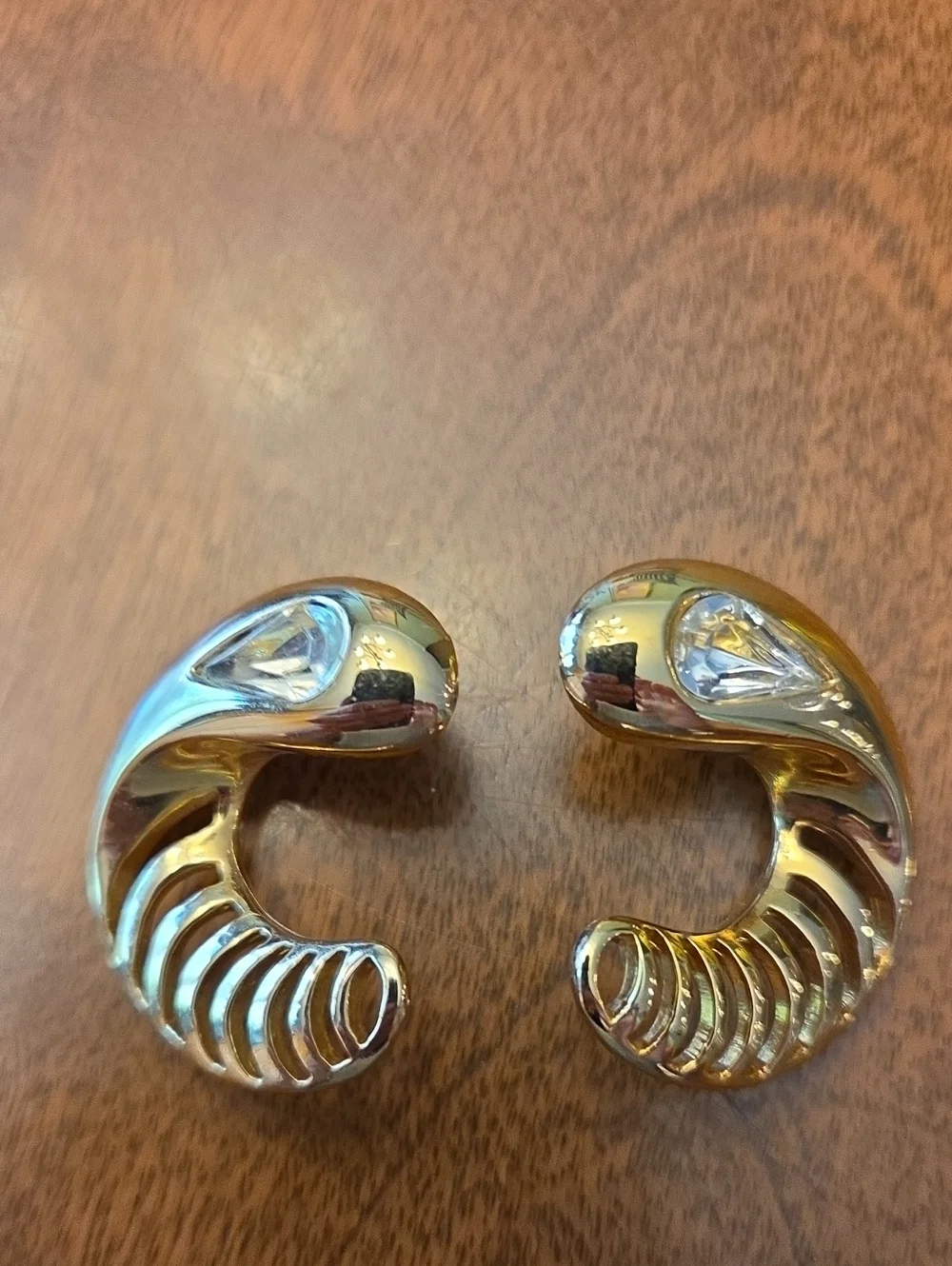 Vtg Trifari -Elegant Gold Earrings with Crystal Accents